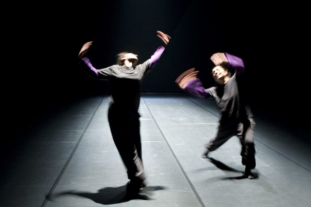 Nacera et Dalila Belaza dans la pièce "Le Cri", en 2008